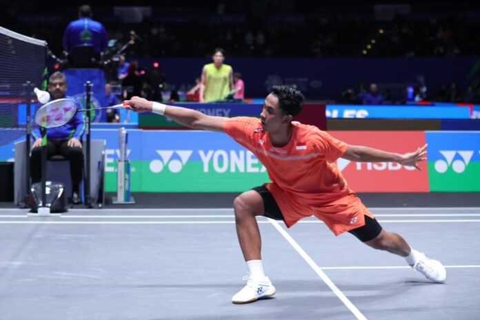 Alwi Farhan saat tampil melawan Chou Tien Chen dari Taiwan di Babak 16 Besar All England 2026.
